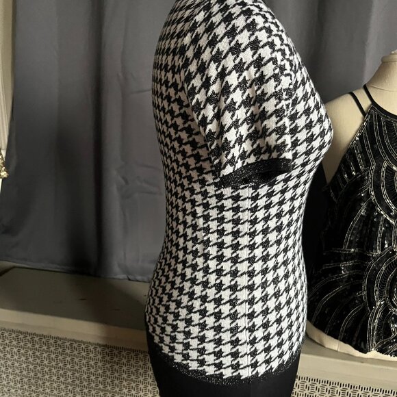 Black and White Houndstooth Knit Top - Picture 3 of 7